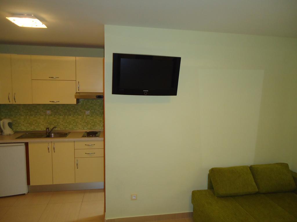 Villa Grgo Apartments Tučepi Oda fotoğraf