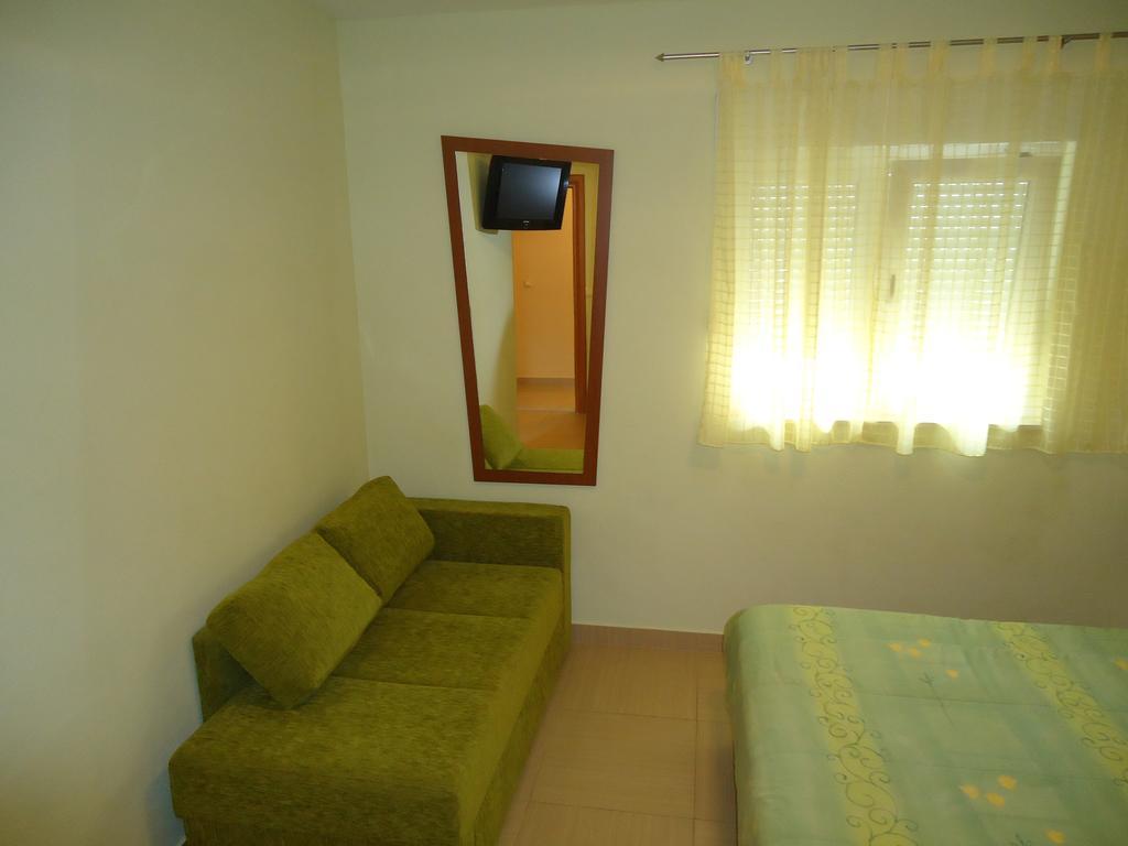 Villa Grgo Apartments Tučepi Oda fotoğraf